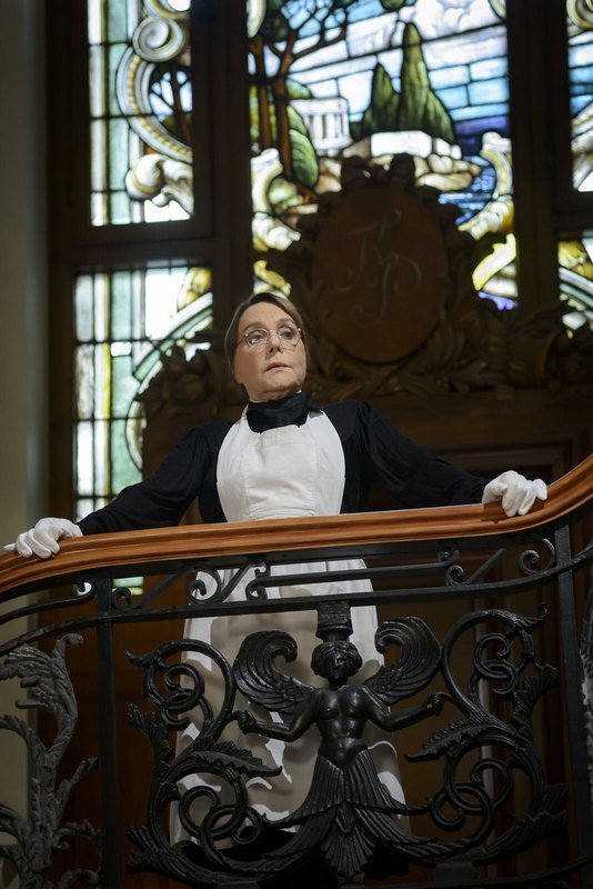 Η Μπέττυ Αρβανίτη, εντυπωσιακή στον θεατρικό ρόλο της εκδικητικής υπηρέτριας [εικόνες] | iefimerida.gr 2