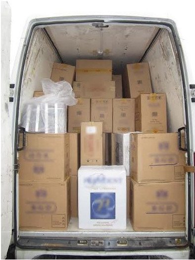 Κατασχέθηκε ποσότητα-μαμούθ λαθραίων τσιγάρων: Συμμορία ομογενών με 240.000 πακέτα [βίντεο & εικόνες] | iefimerida.gr 7