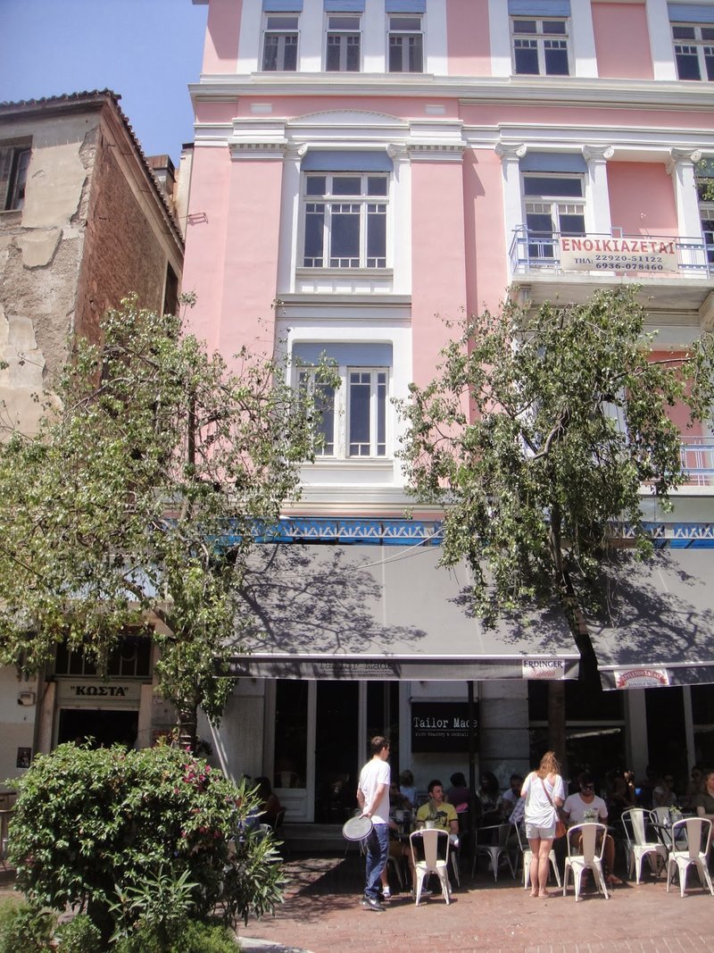 Κάρολος και Καμίλα ξετρελάθηκαν με αυτό το εκπληκτικό κτίριο στο κέντρο της Αθήνας -Πόσταραν φωτογραφία του [εικόνες] | iefimerida.gr 3