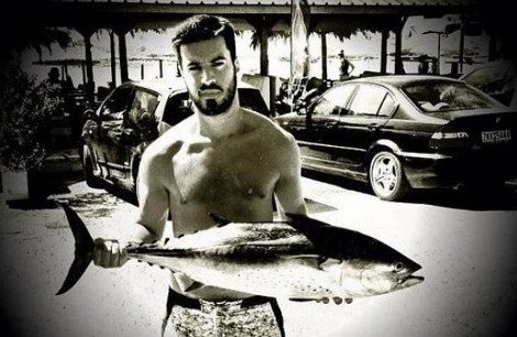 Μετά τον Σάκη Ρουβά και ο Γιάννης Τσιμιτσέλης επιδεικνύει στο Twitter την τεράστια ψαριά του [εικόνα] | iefimerida.gr 0