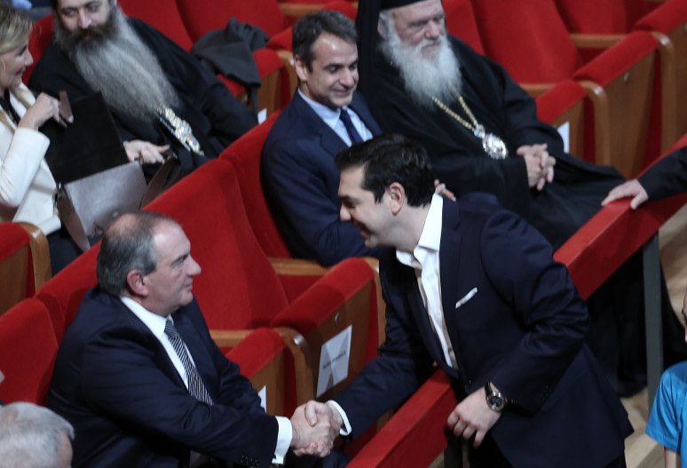 Το θερμό τετ α τετ Τσίπρα με Μητσοτάκη-Καραμανλή στο Ιδρυμα Στ. Νιάρχος [εικόνες] | iefimerida.gr 2