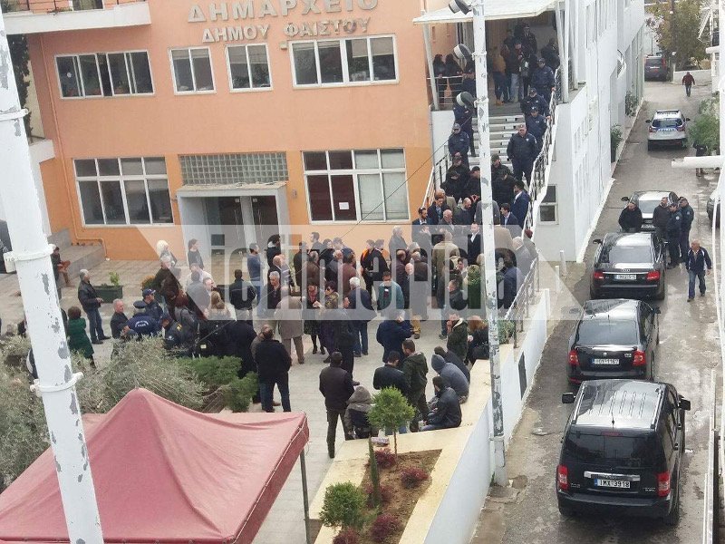 Εντονες αποδοκιμασίες κατά Τσίπρα στην Κρήτη -«Προδότη» φώναζαν [αποκλειστικές εικόνες & βίντεο] | iefimerida.gr 0