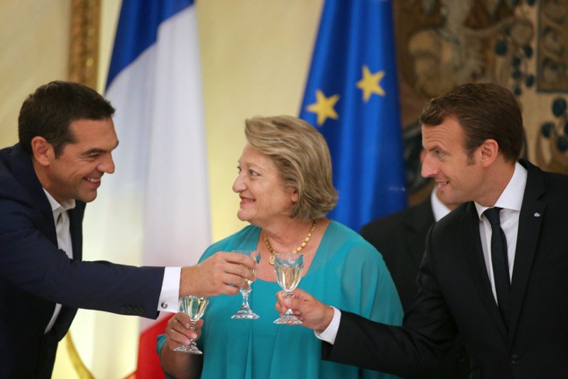 Παυλόπουλος σε Μακρόν: ΠΓΔΜ και Αλβανία υπονομεύουν την ευρωπαϊκή τους πολιτική [εικόνες] | iefimerida.gr 2