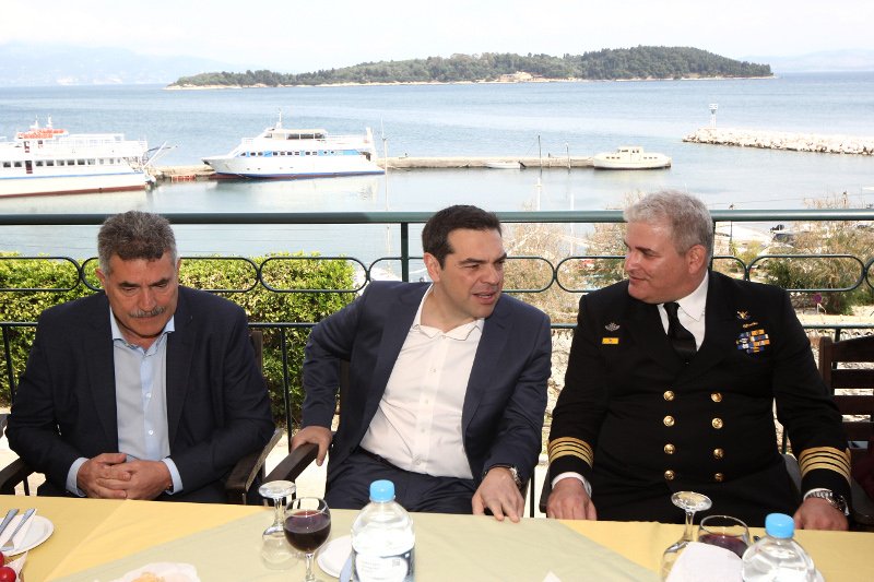 Στον Ναυτικό Σταθμό Κέρκυρας ο Τσίπρας: Ολοι μαζί μπορούμε να κρατήσουμε τη χώρα όρθια [εικόνες] | iefimerida.gr 3