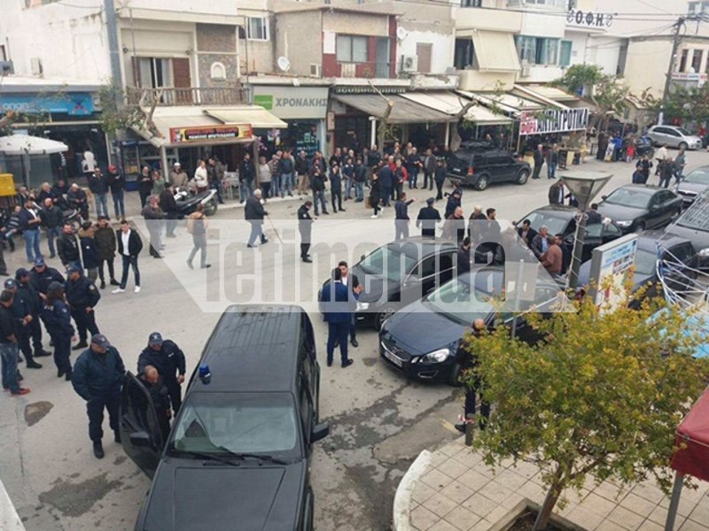 Εντονες αποδοκιμασίες κατά Τσίπρα στην Κρήτη -«Προδότη» φώναζαν [αποκλειστικές εικόνες & βίντεο] | iefimerida.gr 1