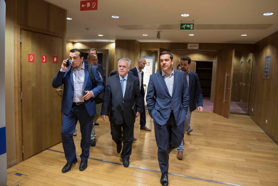 Τα νεύρα του Αλέξη Τσίπρα στις Βρυξέλλες [εικόνες] | iefimerida.gr 3