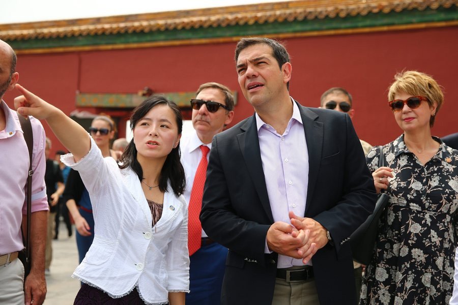 Ο Αλέξης Τσίπρας στην Απαγορευμένη Πόλη του Πεκίνου -Ενθουσιασμένος πόζαρε στην κάμερα [εικόνες] | iefimerida.gr 1