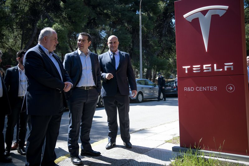 Στην Τesla, στον «Δημόκριτο», ο Αλέξης Τσίπρας [εικόνες & βίντεο] | iefimerida.gr 2