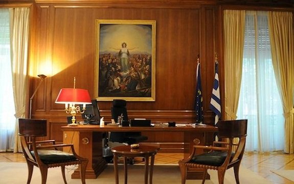 Ο Τσίπρας άλλαξε και «φώτισε» το πρωθυπουργικό γραφείο -Εντελώς νέα εικόνα [εικόνες] | iefimerida.gr 2