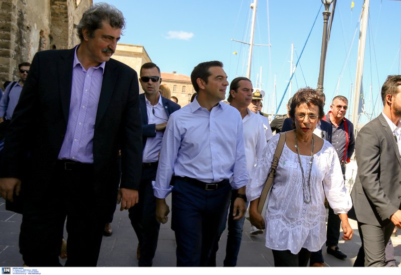 Ο Τσίπρας χαλαρώνει στην Κρήτη πίνοντας καφέ -«Τώρα απολαμβάνουμε το νησί» | iefimerida.gr 0