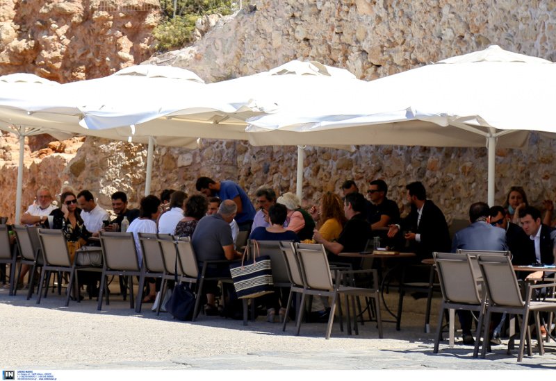 Ο Τσίπρας χαλαρώνει στην Κρήτη πίνοντας καφέ -«Τώρα απολαμβάνουμε το νησί» | iefimerida.gr 2