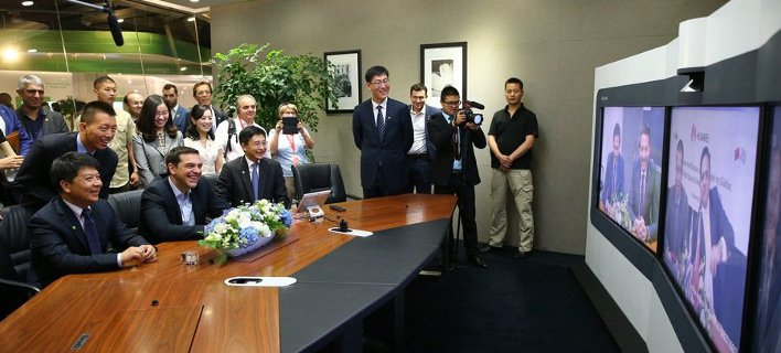 O Τσίπρας στην έδρα του τεχνολογικού κολοσσού Huawei -Τον ξενάγησαν υπό τους ήχους του Ζορμπά [εικόνες] | iefimerida.gr 2