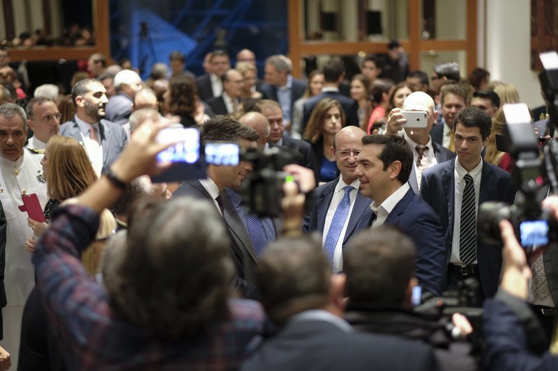 Χαμογελαστός ο πρωθυπουργός στην πριβέ δεξίωση της ομογένειας