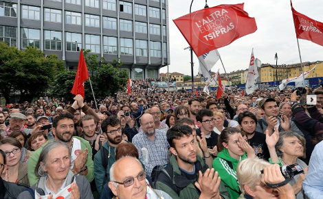 To δώρο που προσέφεραν Ιταλίδες στον Τσίπρα και τον άφησε άφωνο -«Ciao Antonio Banderas», του φώναζαν [εικόνες] | iefimerida.gr 9
