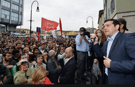 To δώρο που προσέφεραν Ιταλίδες στον Τσίπρα και τον άφησε άφωνο -«Ciao Antonio Banderas», του φώναζαν [εικόνες] | iefimerida.gr 4