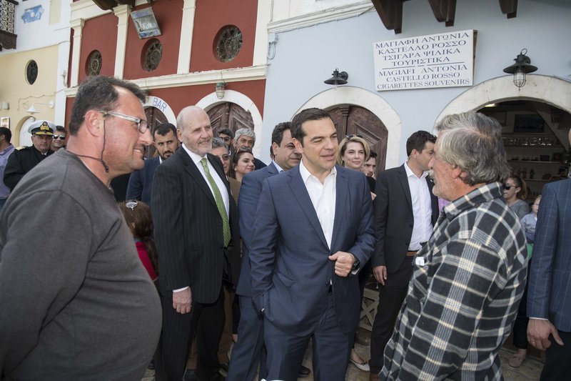 Ο Αλέξης Τσίπρας στο Καστελόριζο -Σινούκ, αγκαλιές και πολλά χαμόγελα [εικόνες] | iefimerida.gr 7