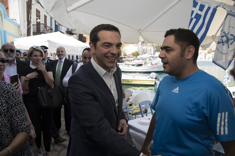 Ο Αλέξης Τσίπρας στο Καστελόριζο -Σινούκ, αγκαλιές και πολλά χαμόγελα [εικόνες] | iefimerida.gr 6