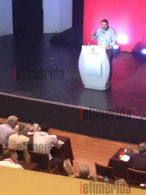 Ο Τσίπρας στην ΚΕ δεν σταματά να σερφάρει στο Ιντερνετ από το κινητό του [εικόνες] | iefimerida.gr 0