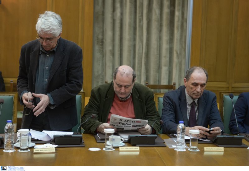 Ο Τσίπρας ζήτησε από τους υπουργούς να παραδώσουν τα κινητά τους πριν το υπουργικό [εικόνες] | iefimerida.gr 11