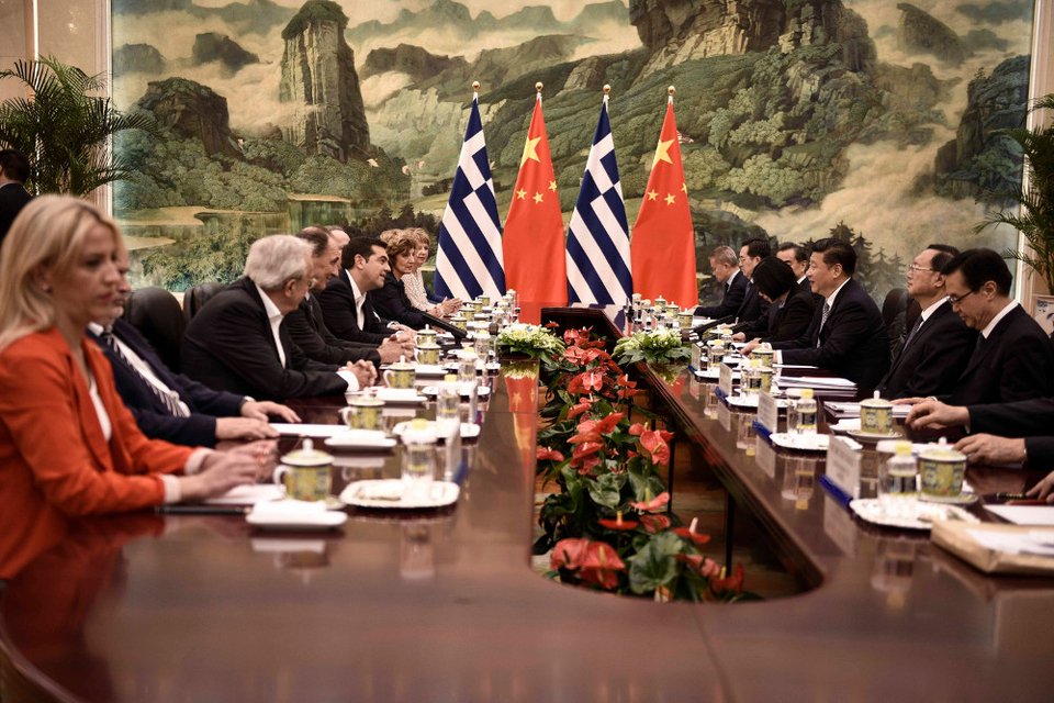 Το αίνιγμα με τις σημαίες -Γιατί στη συνάντηση Τσίπρα-Ερντογάν υπήρχαν μόνο τουρκικές [εικόνες] | iefimerida.gr 3