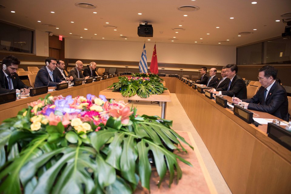 Το αίνιγμα με τις σημαίες -Γιατί στη συνάντηση Τσίπρα-Ερντογάν υπήρχαν μόνο τουρκικές [εικόνες] | iefimerida.gr 2