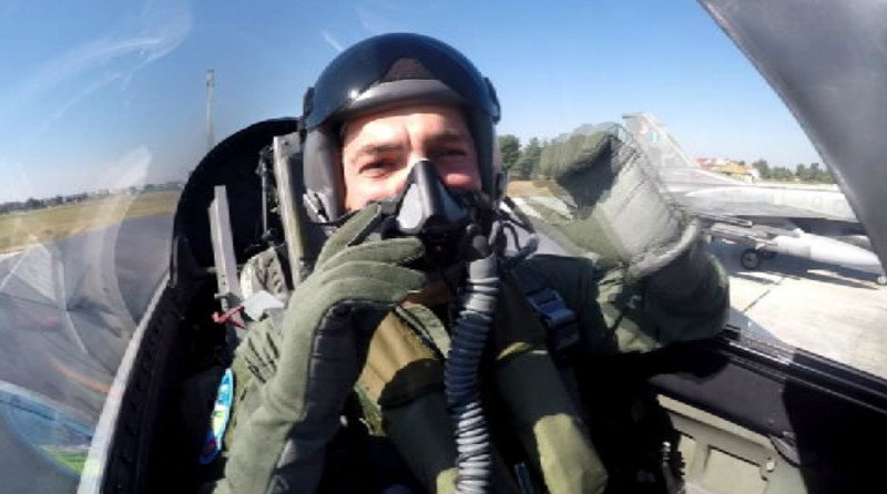 Ο Αλέξης Τσίπρας μέσα στο κόκπιτ του F-16 εν ώρα πτήσης [βίντεο & εικόνες] | iefimerida.gr 2