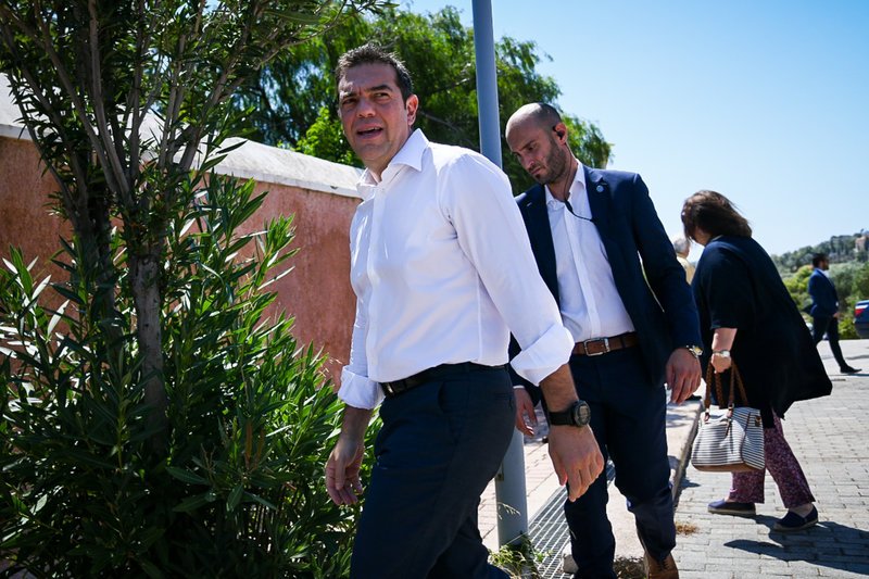 Σύσκεψη υπό τον Τσίπρα στο Λαύριο για τις φονικές φωτιές στο Μάτι -Ποιοι συμμετέχουν [εικόνες] | iefimerida.gr 1