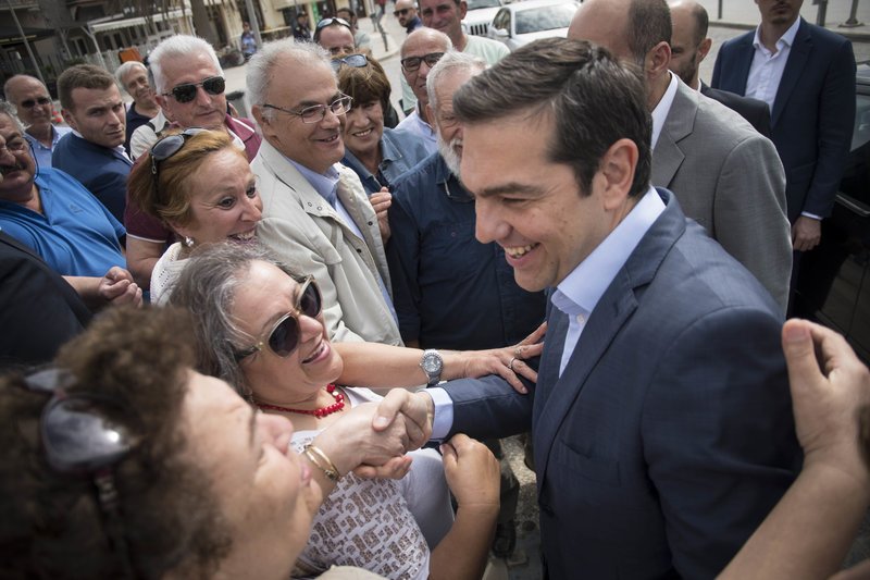 Οι βόλτες του Τσίπρα στα στενά της Λήμνου [εικόνες] | iefimerida.gr 8