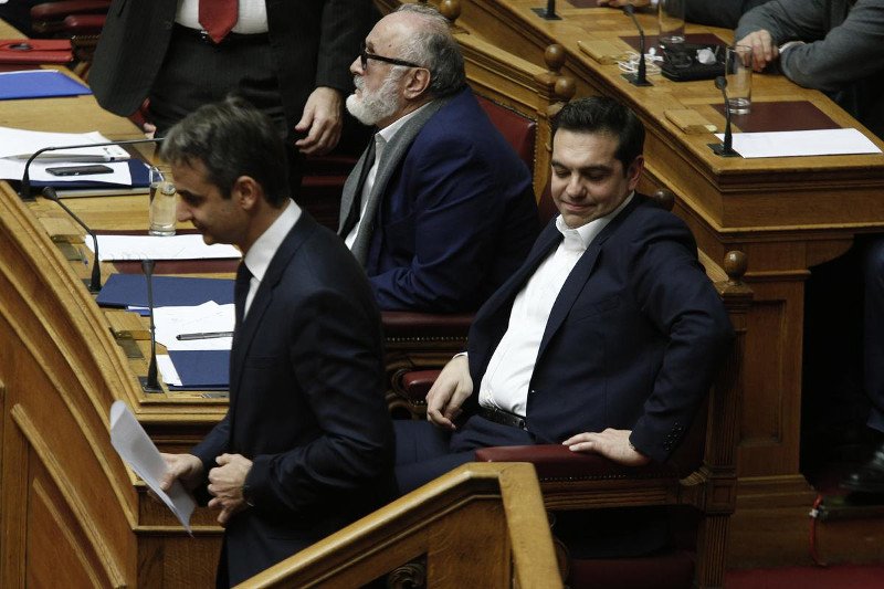 Καρέ-καρέ τα νεύρα του Τσίπρα με τις αλήθειες του Μητσοτάκη [εικόνες] | iefimerida.gr 16