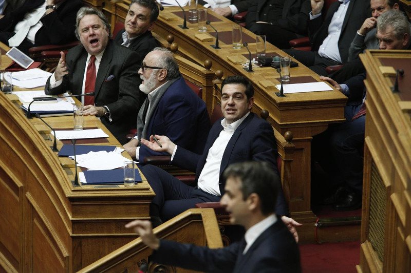 Καρέ-καρέ τα νεύρα του Τσίπρα με τις αλήθειες του Μητσοτάκη [εικόνες] | iefimerida.gr 17