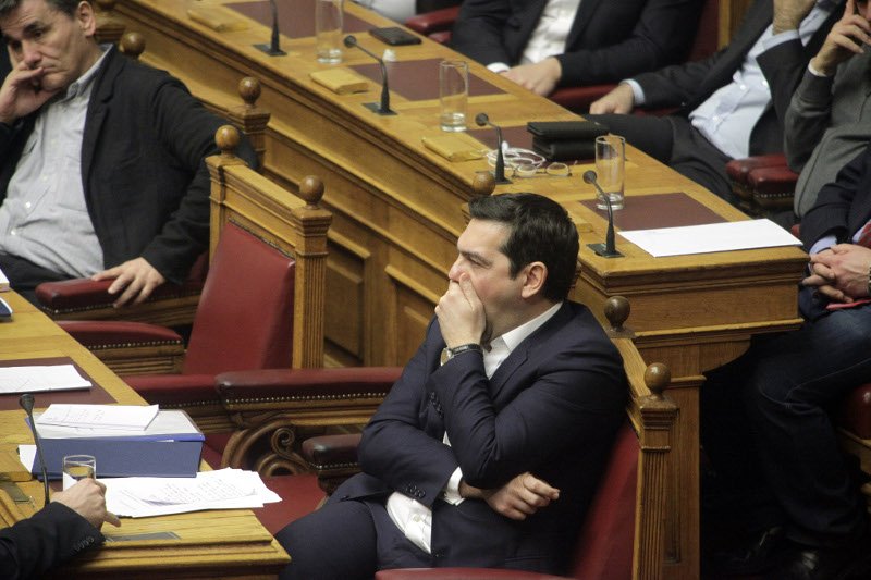 Καρέ-καρέ τα νεύρα του Τσίπρα με τις αλήθειες του Μητσοτάκη [εικόνες] | iefimerida.gr 13