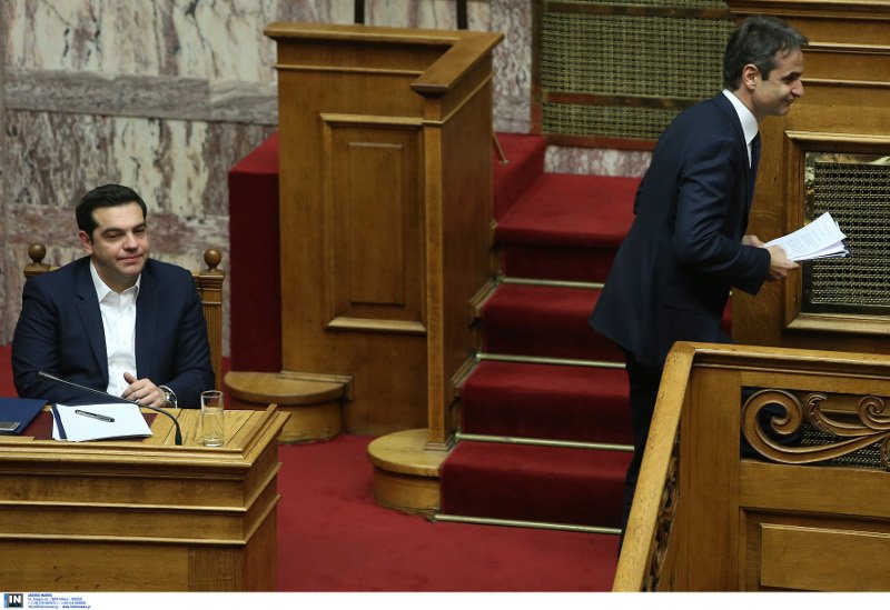 Καρέ-καρέ τα νεύρα του Τσίπρα με τις αλήθειες του Μητσοτάκη [εικόνες] | iefimerida.gr 15