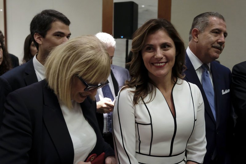 Και η Περιστέρα Μπαζιάνα στη Νέα Υόρκη -Σε δεξίωση με το φόρεμα που φορούσε και με την Καμίλα [εικόνες & βίντεο] | iefimerida.gr 9