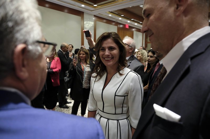 Και η Περιστέρα Μπαζιάνα στη Νέα Υόρκη -Σε δεξίωση με το φόρεμα που φορούσε και με την Καμίλα [εικόνες & βίντεο] | iefimerida.gr 7