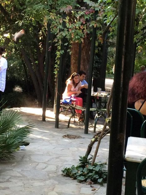 Ο τρυφερός περίπατος του Αλέξη Τσίπρα με τη σύντροφό του και το καφεδάκι στον Εθνικό Κήπο [εικόνες] | iefimerida.gr 2