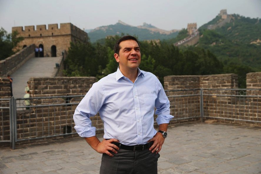 Ο Τσίπρας πέταξε το σακάκι και ανέβηκε στο Σινικό Τείχος, μαγεμένος [εικόνες] | iefimerida.gr 3