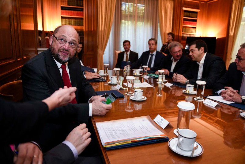 Αυτοψία Σουλτς για το προσφυγικό -Διευρυμένη σύσκεψη στο Μαξίμου | iefimerida.gr 1