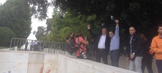 Τσίπρας: Εχουμε δίκιο, είμαστε περισσότεροι, θα νικήσουμε [εικόνα] | iefimerida.gr 0