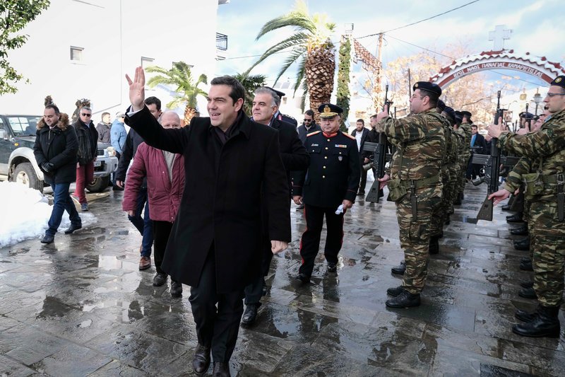 Αποκάλυψη: Πήγαν οπαδούς του ΣΥΡΙΖΑ για να χειροκροτήσουν τον Τσίπρα, με πλοίο του λιμενικού [εικόνες] | iefimerida.gr 2