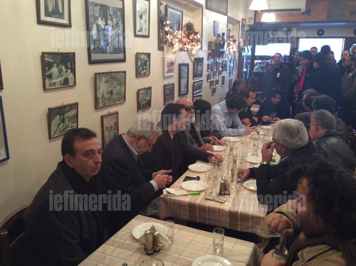 Για τσίπουρα στο «Στέκι του Αρτέμη» πήγε ο Τσίπρας μετά τον αγιασμό των υδάτων [εικόνες] | iefimerida.gr 2