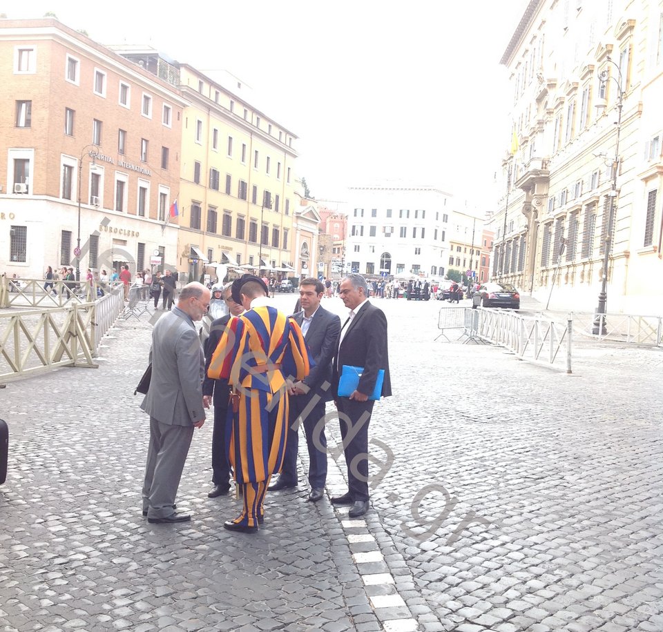 Εφτασε στο Βατικανό ο Αλέξης Τσίπρας για το τετ α τετ με τον Πάπα Φραγκίσκο [εικόνα] | iefimerida.gr 0