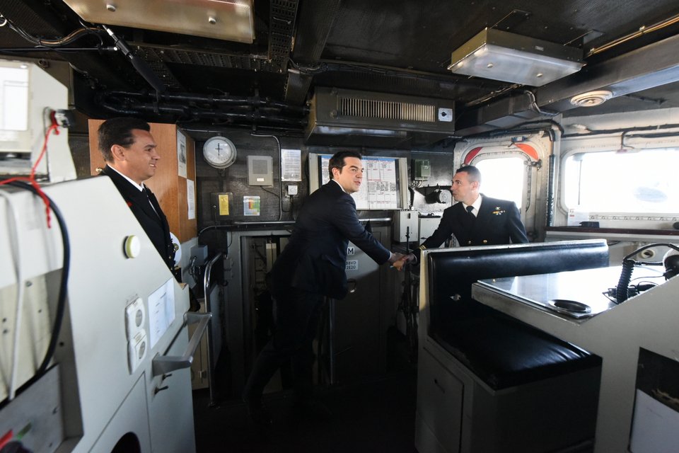 Ο Τσίπρας πάνω στη φρεγάτα του Πολεμικού Ναυτικού «Αδρίας» -Μαζί με τον Καμμένο [εικόνες] | iefimerida.gr 5