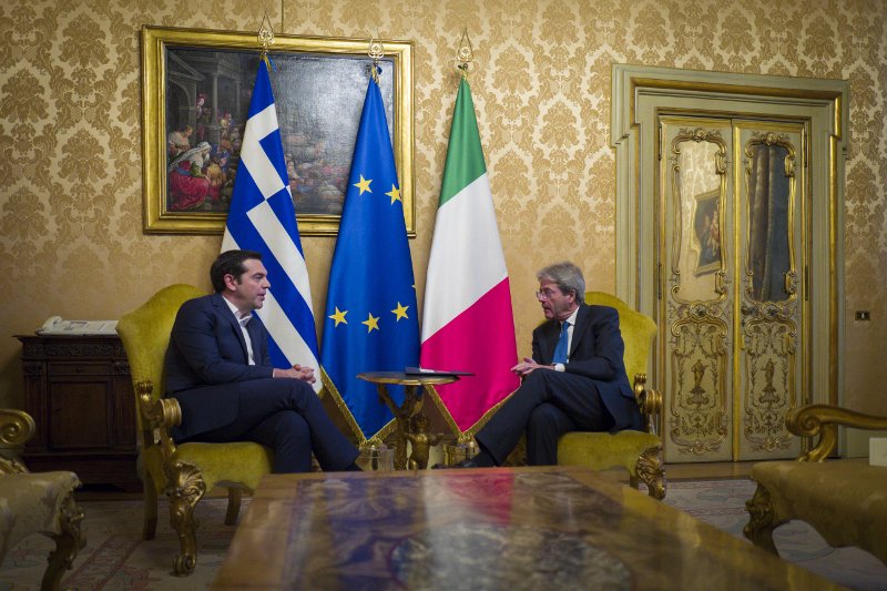 Συνάντηση Τσίπρα- Τζεντιλόνι -Στο επίκεντρο η έξοδος Ελλάδας και Ιταλίας από την κρίση [εικόνες] | iefimerida.gr 1