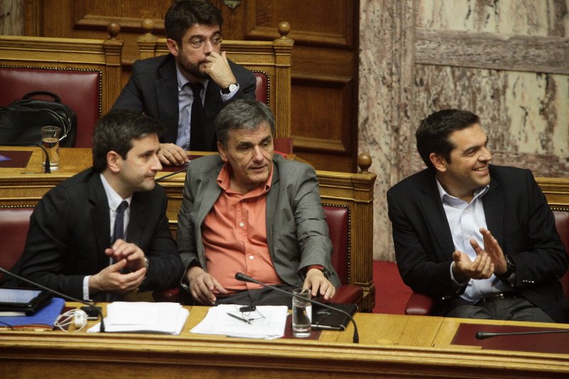 Στην Ολομέλεια της Βουλής ο Τσίπρας [εικόνες] | iefimerida.gr 0