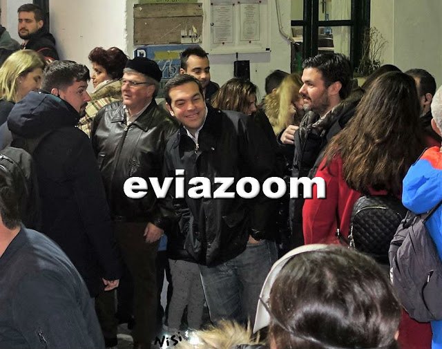 Στη Σκύρο ο Τσίπρας με την οικογένειά του -Νυχτερινή έξοδος και selfies [εικόνες] | iefimerida.gr 5