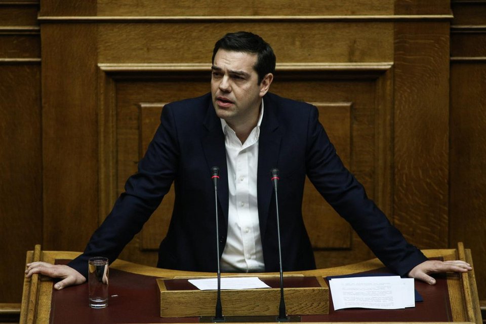 Με κόντρες, ομοφοβικές φωνές και... φιλιά, ψηφίζεται το σύμφωνο συμβίωσης [live] | iefimerida.gr 0