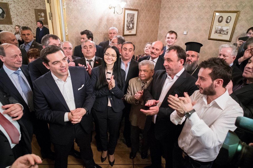 Συνάντηση Τσίπρα με ομογενείς στη Μόσχα με Σαββίδη σε πρώτο πλάνο [εικόνες] | iefimerida.gr 8