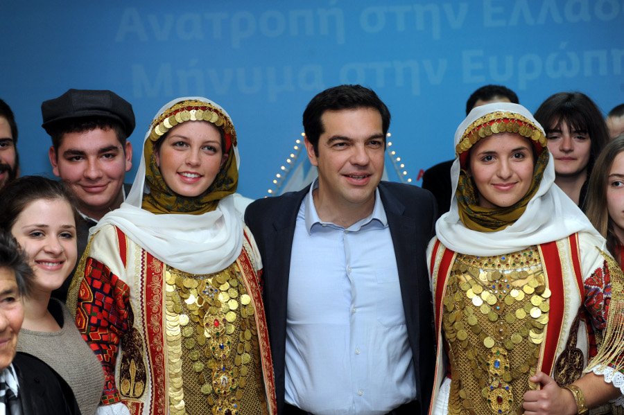 Oύτε ευρώ, ούτε δραχμές: Λίρες για τον Αλέξη Τσίπρα [εικόνα] | iefimerida.gr 0