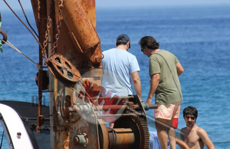 Στη Νάξο για μίνι διακοπές ο Τσίπρας: Με στιλ καλοκαιρινό, καπελάκι, γυαλιά και βερμούδα [εικόνες] | iefimerida.gr 2