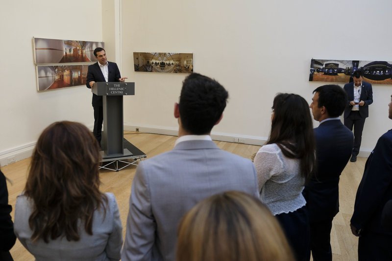 Οι επαφές Τσίπρα στο Λονδίνο: Συνάντηση με τον Αρχιεπίσκοπο και με νέους Ελληνες επιστήμονες [εικόνες] | iefimerida.gr 6